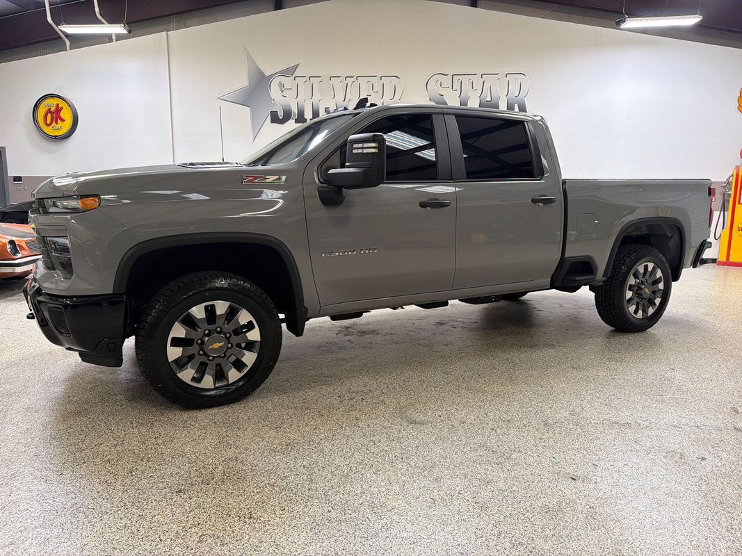 2024 Chevrolet Silverado 2500HD Custom
