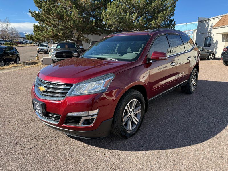 2017 Chevrolet Traverse 2LT photo 3