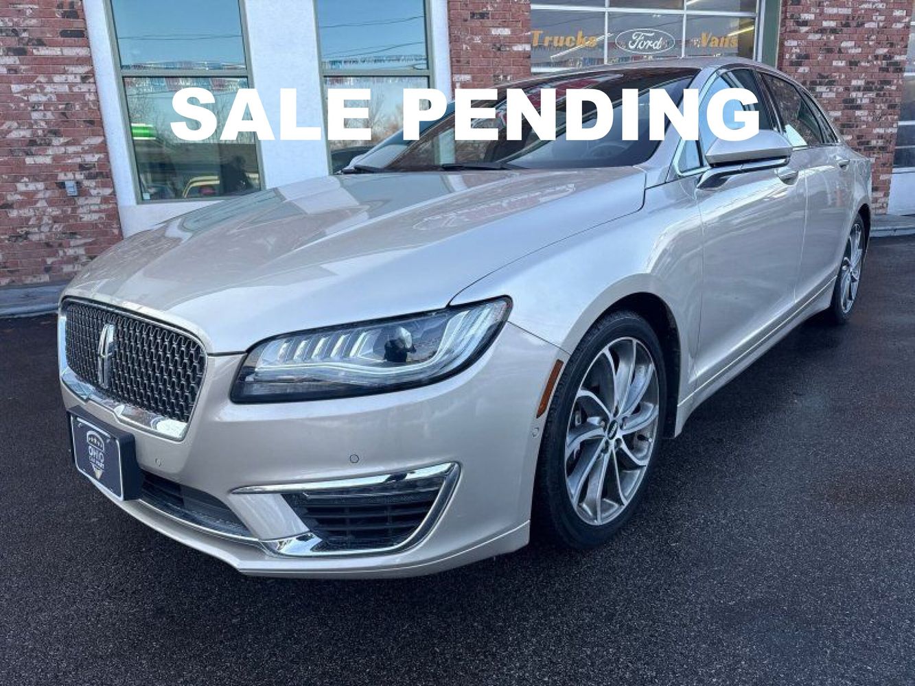 2017 Lincoln MKZ Reserve's photo