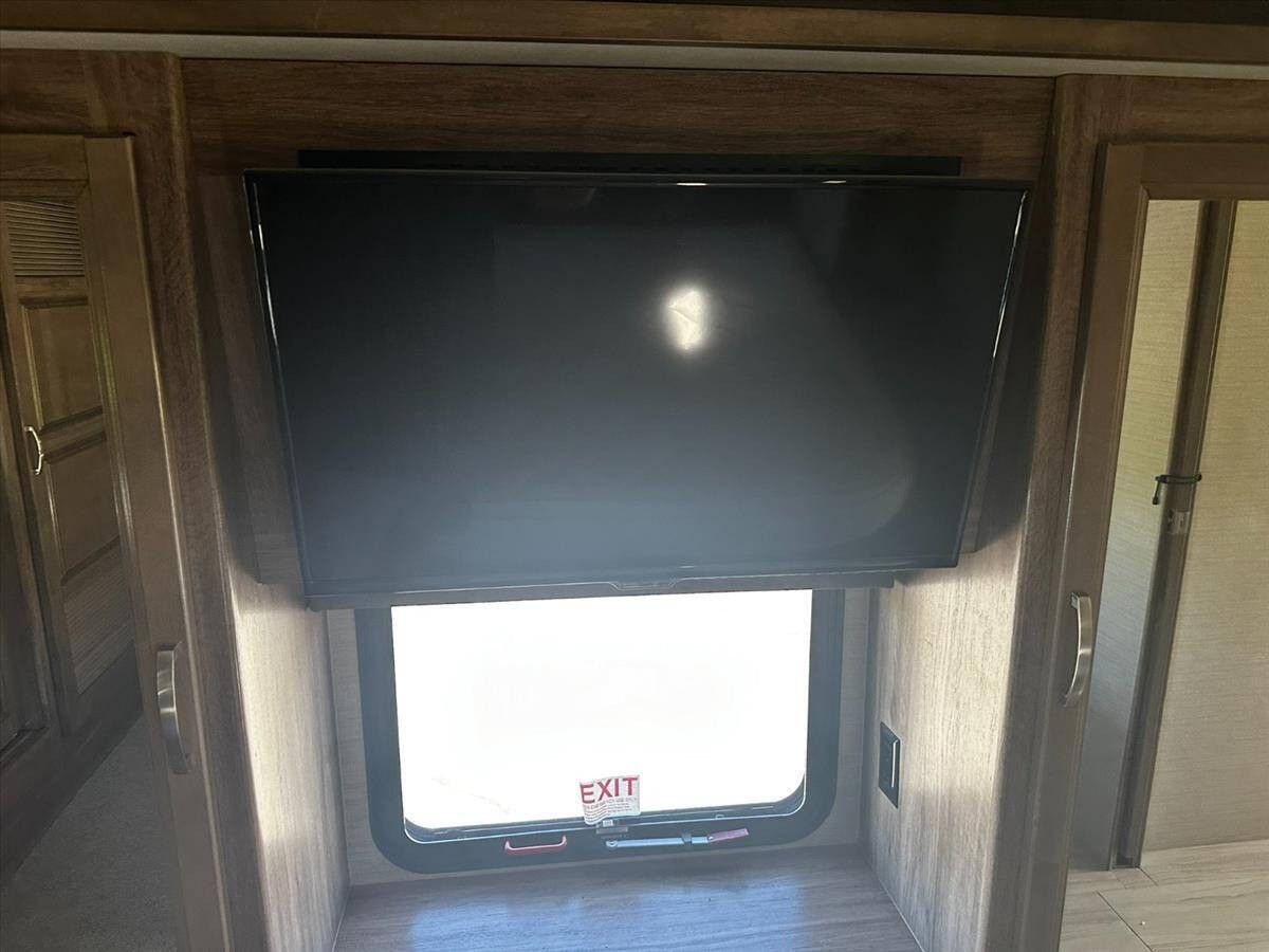 2019 Jayco Embark 87