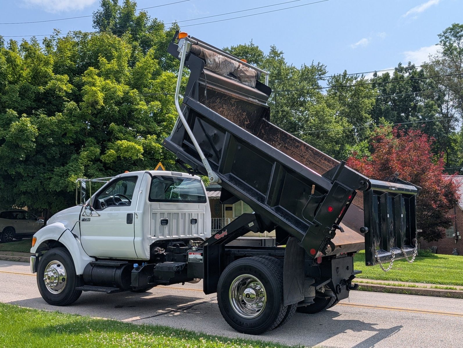 2015 Ford F-750 11