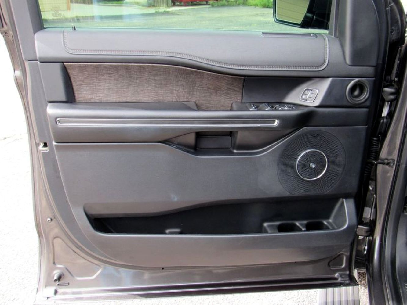 2019 Ford Expedition Limited photo 9