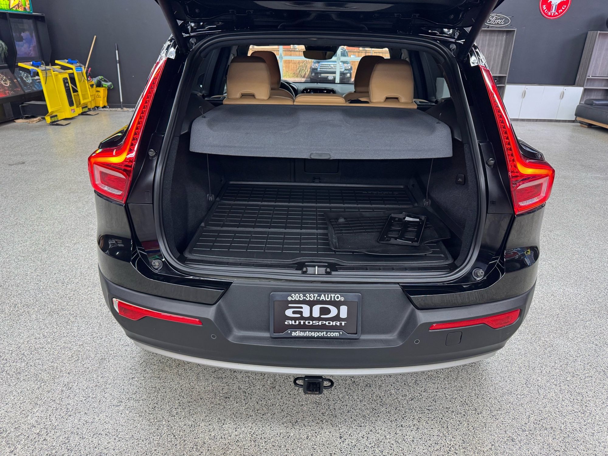 2019 Volvo XC40 T5 Momentum photo 15