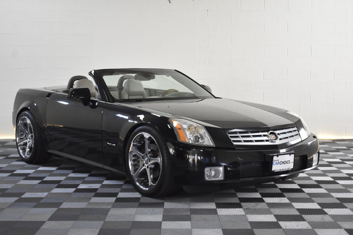 2005 Cadillac XLR Standard