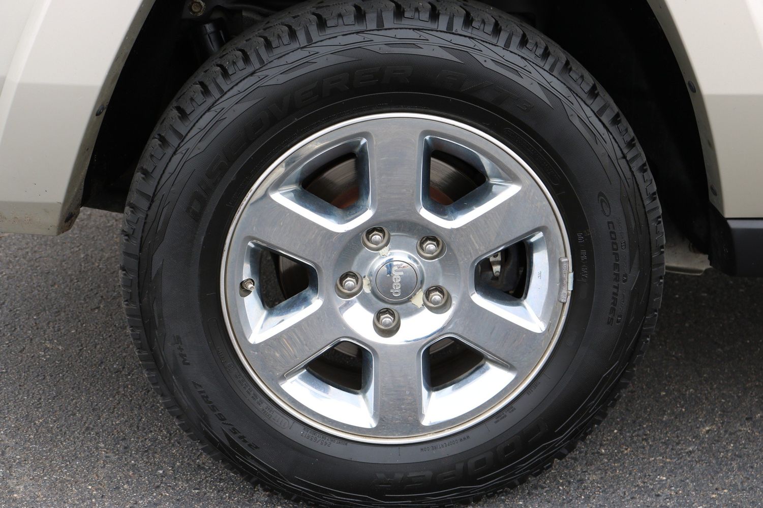 2008 Jeep Commander Limited | Victory Motors of Colorado