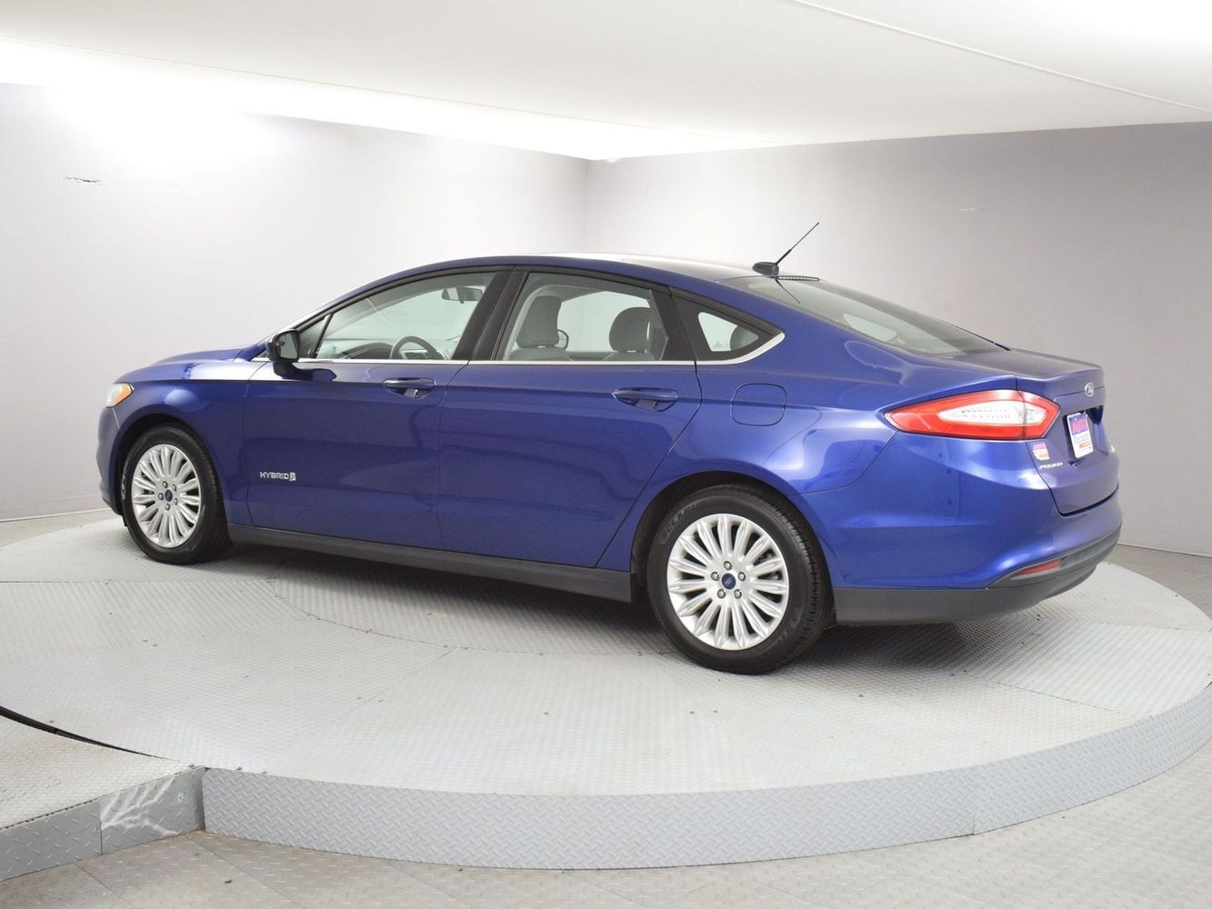 2016 Ford Fusion Hybrid S photo 15