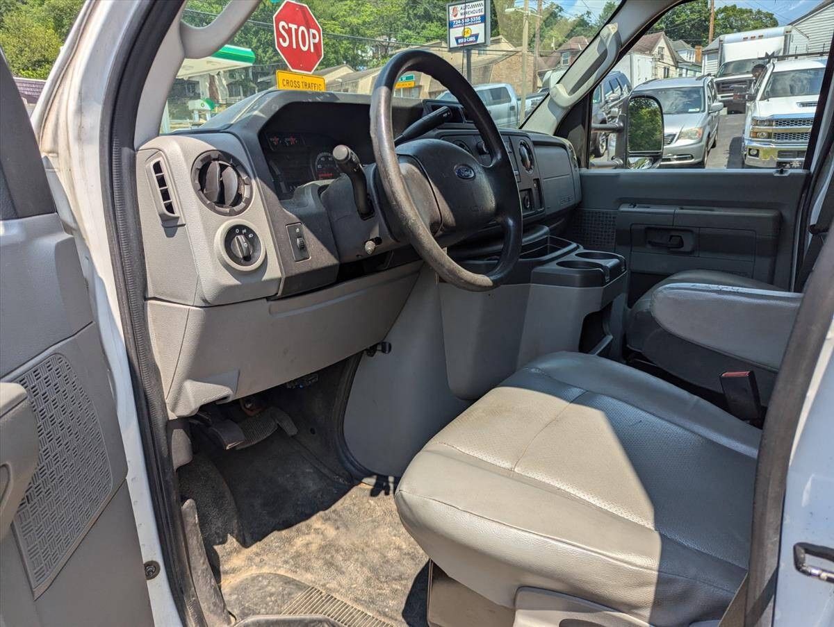 2016 Ford E-Series 56