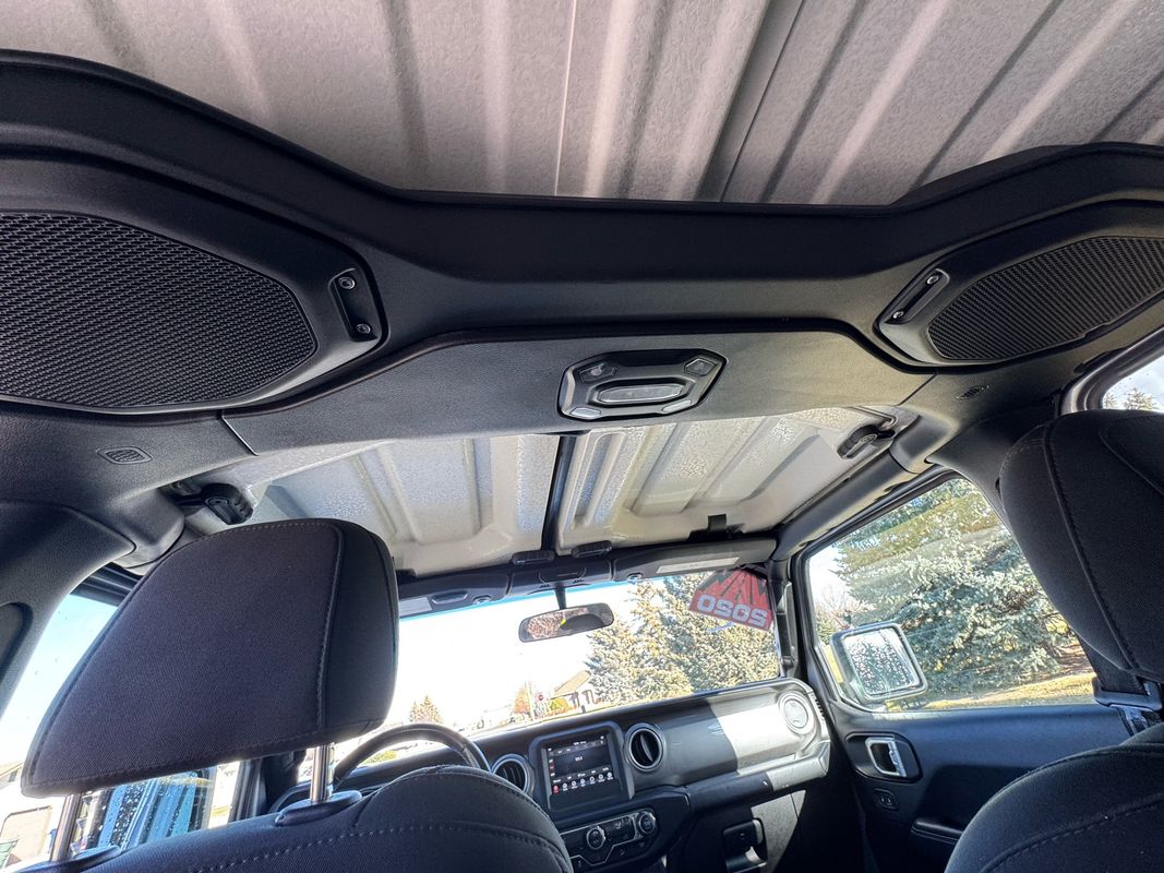 2020 Jeep Wrangler Unlimited Sahara - Photo 19
