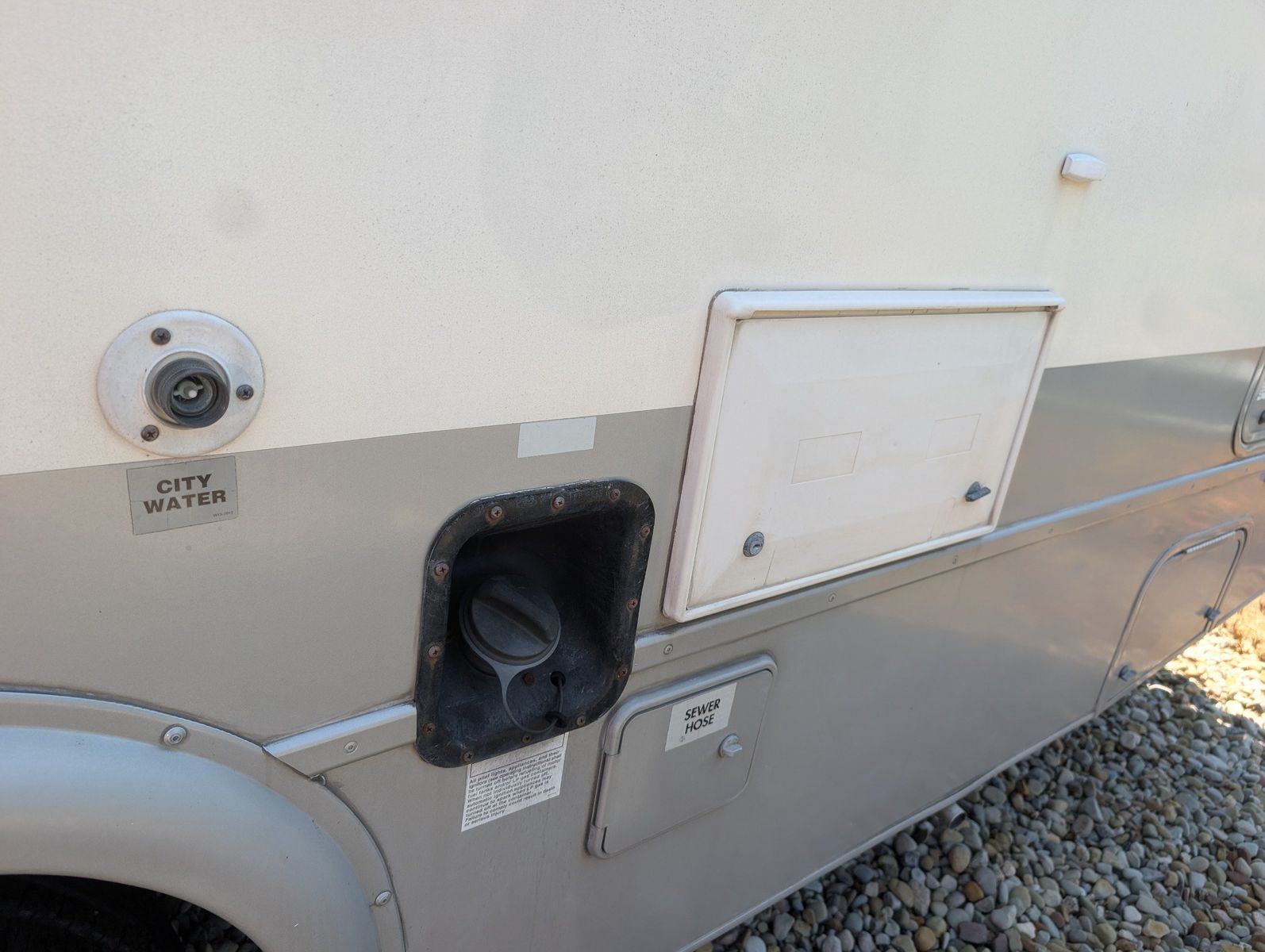 2004 Ford E-Series Chassis 44