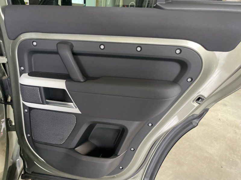 2022 Land Rover Defender SE - Photo 17