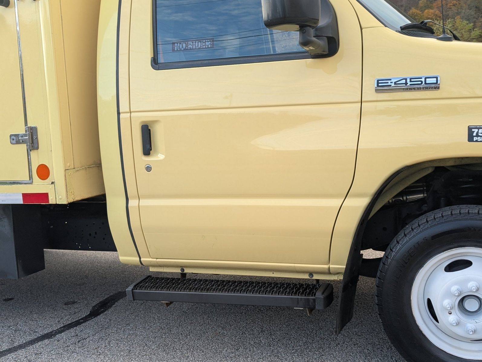 2019 Ford E-Series Chassis 54