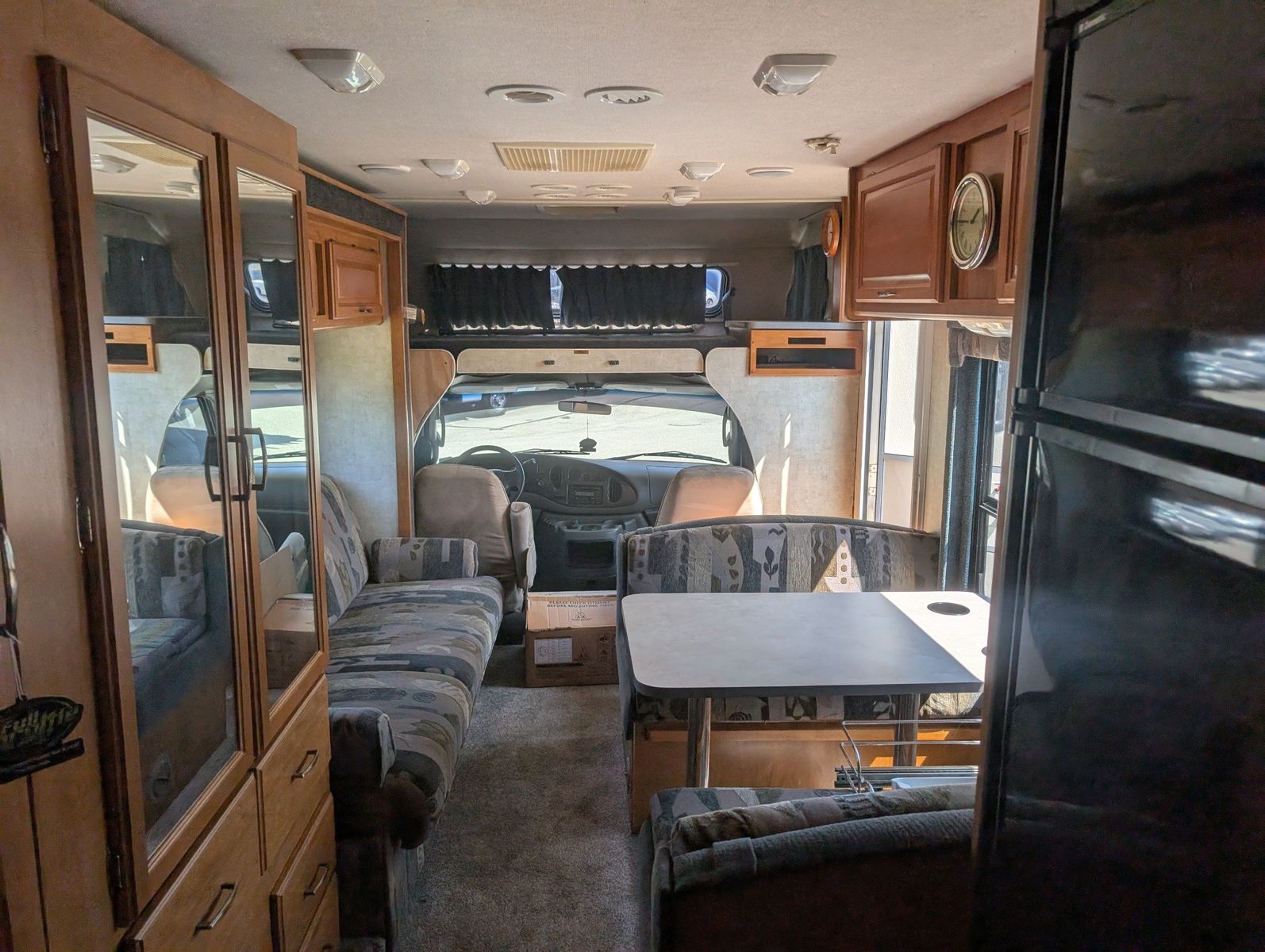 2004 Ford E-Series Chassis 104