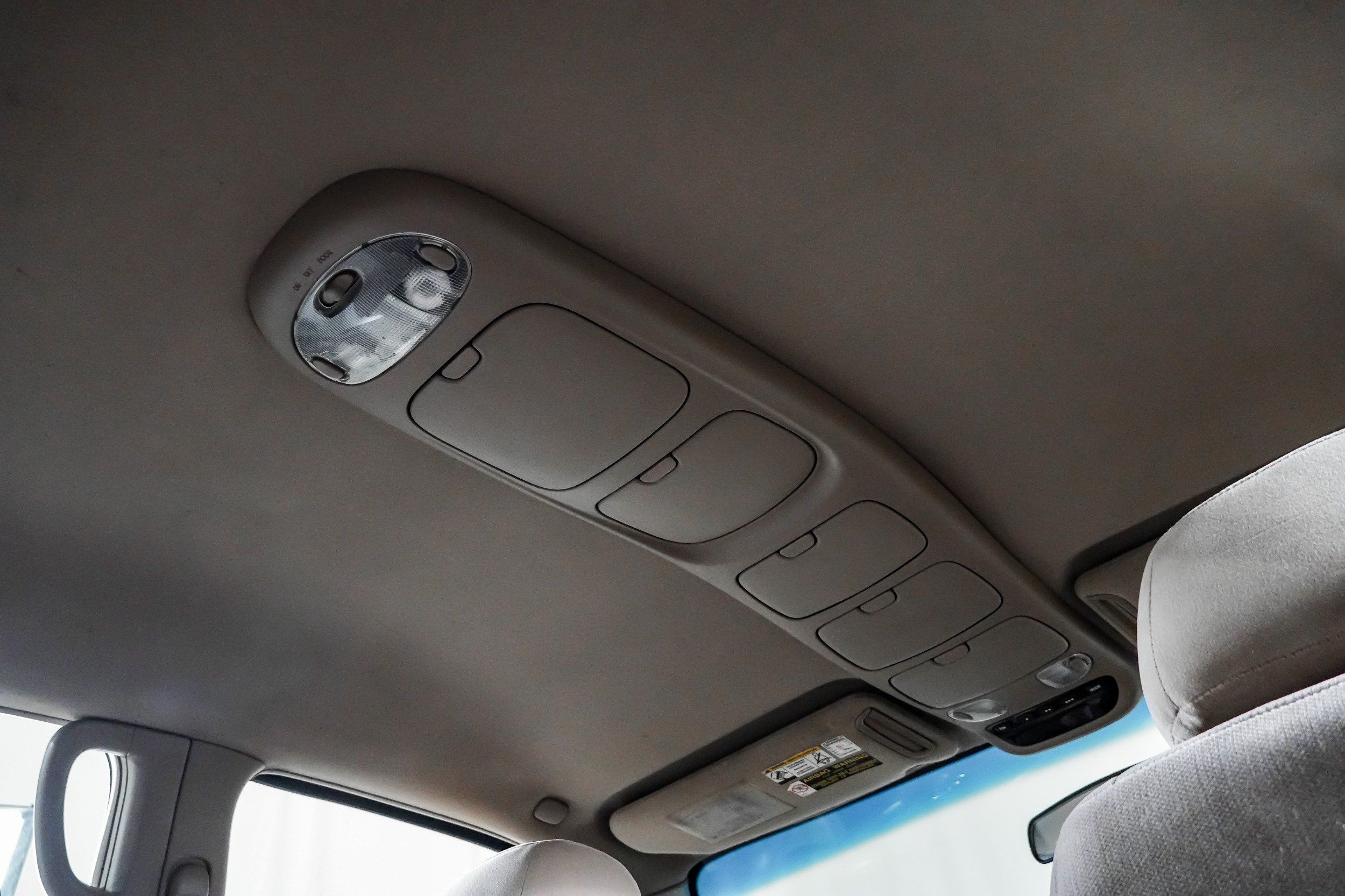 2004 Toyota Sequoia SR5 - Photo 25