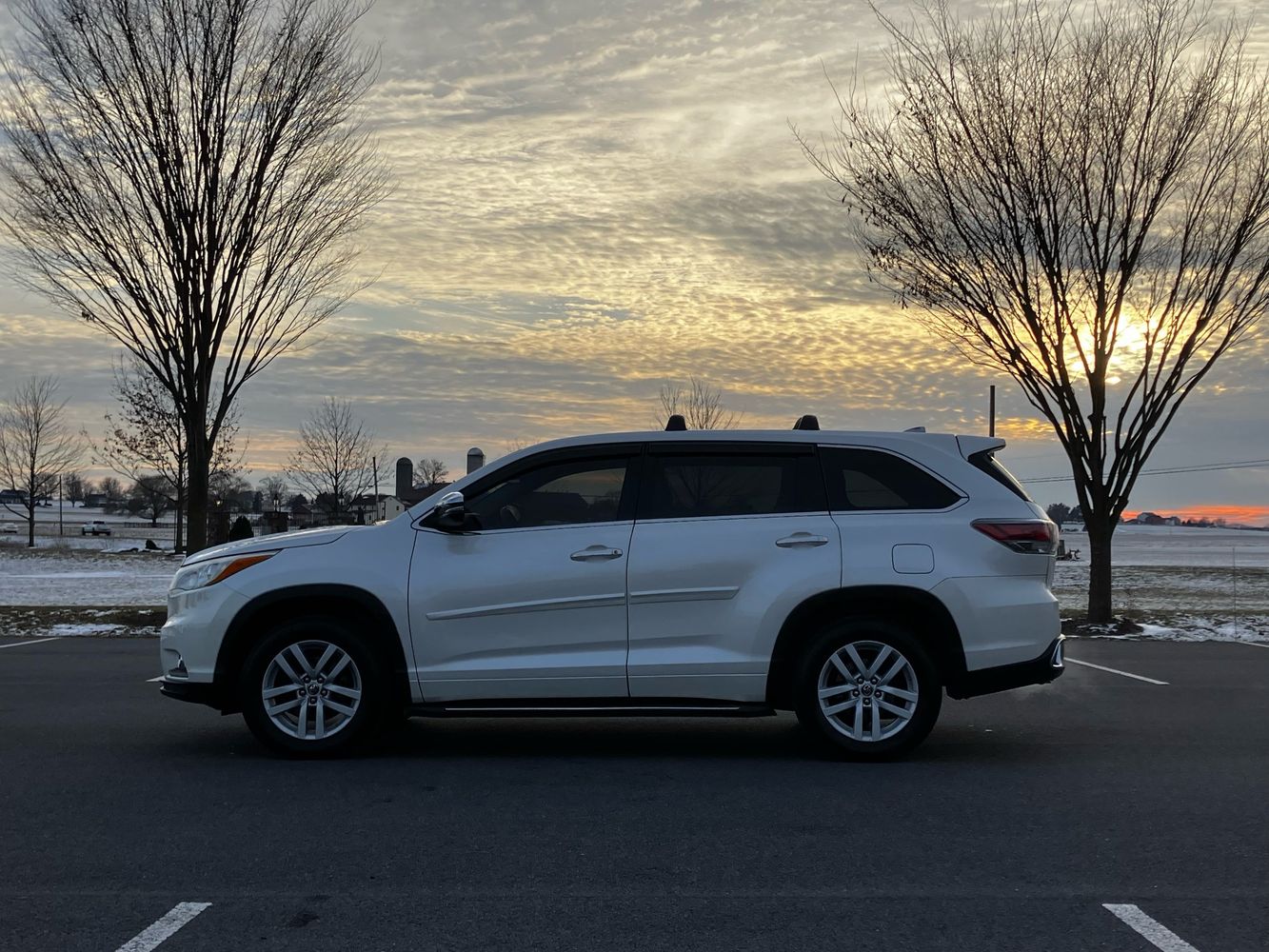 2016 Toyota Highlander LE photo 4