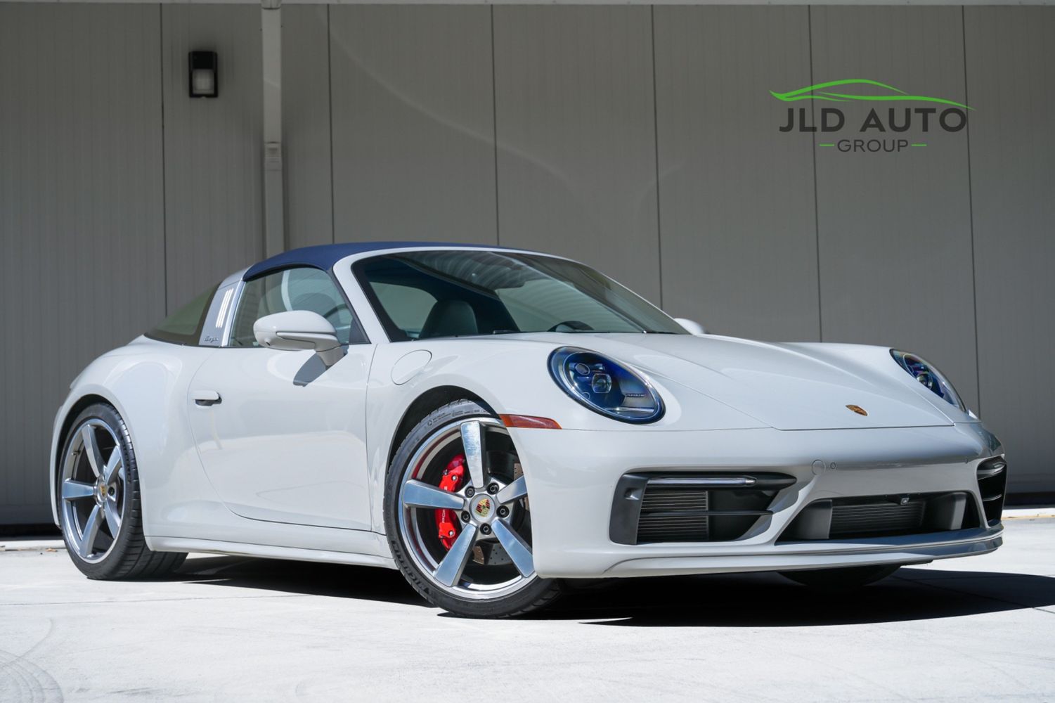 2024 Porsche 911 Targa 4S photo 2