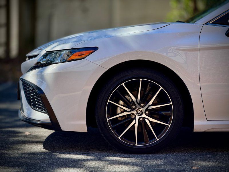 2024 Toyota Camry SE photo 9