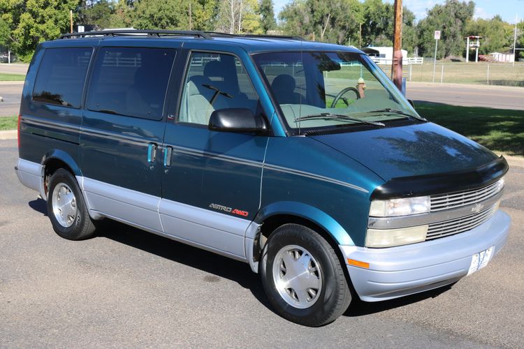 1998 Chevrolet Astro AWD | Victory Motors of Colorado