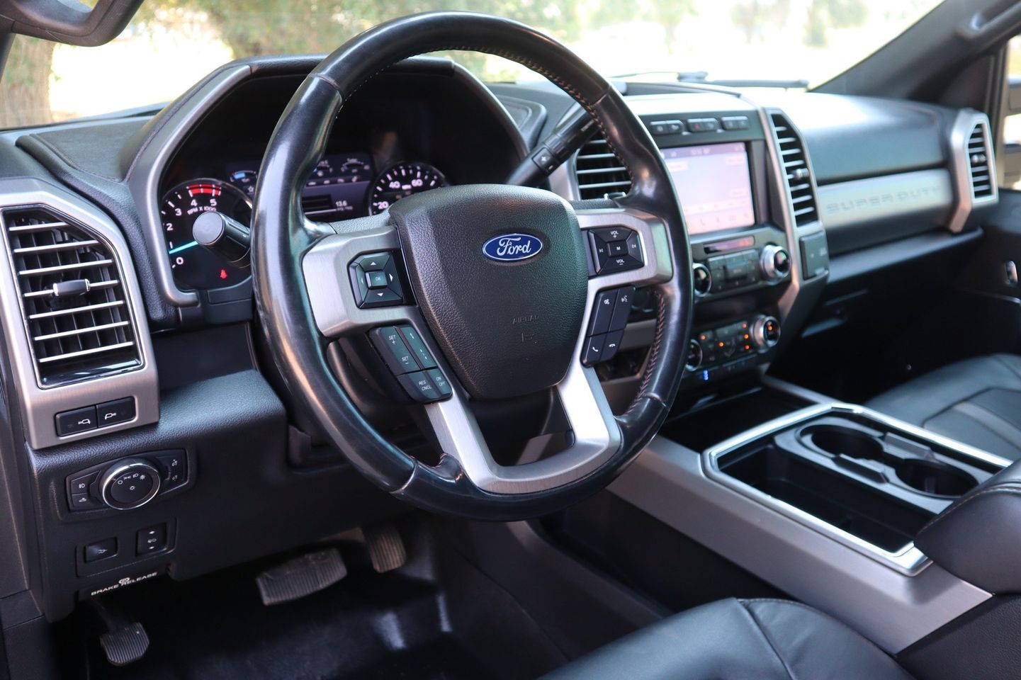 2019 Ford F-350 Super Duty Platinum | Victory Motors of Colorado