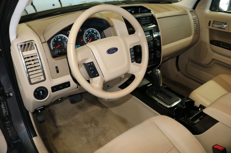 2011 Ford Escape Photos