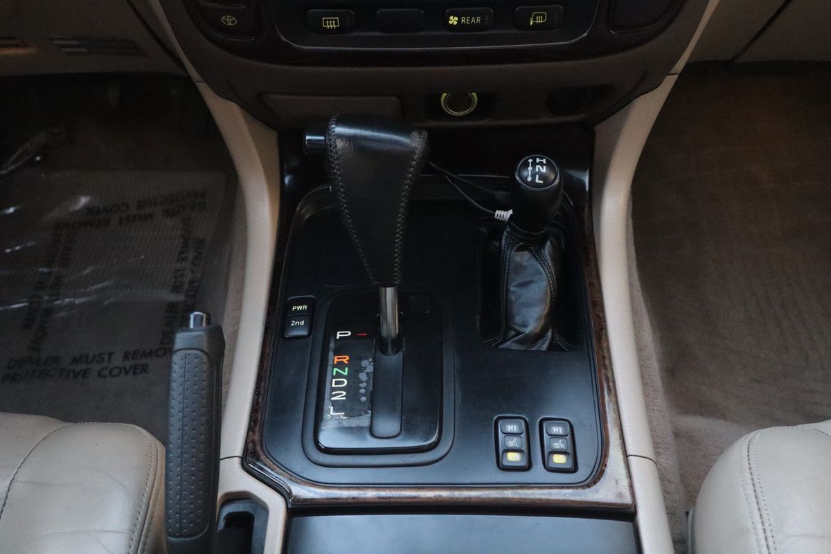 2000 Toyota Land Cruiser 