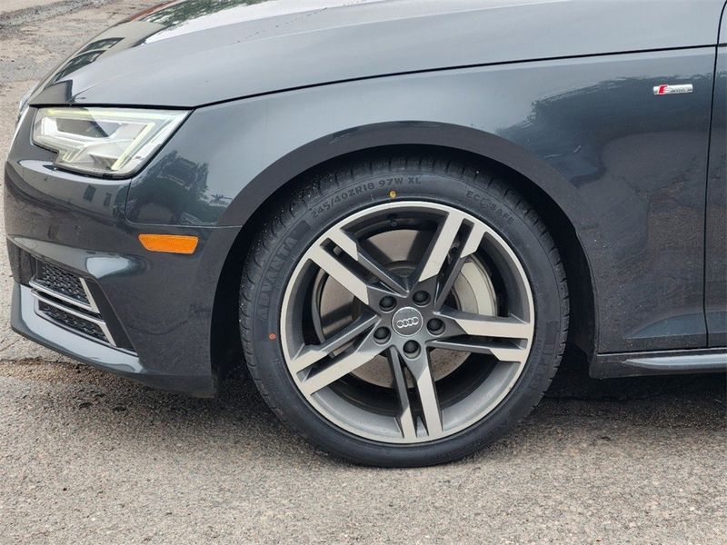 2017 Audi A4 2.0T Quattro Premium Plus photo 14