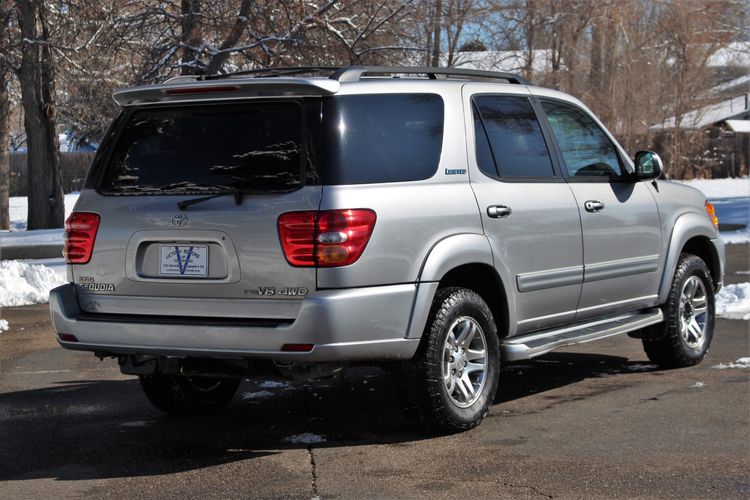 Toyota sequoia 2004