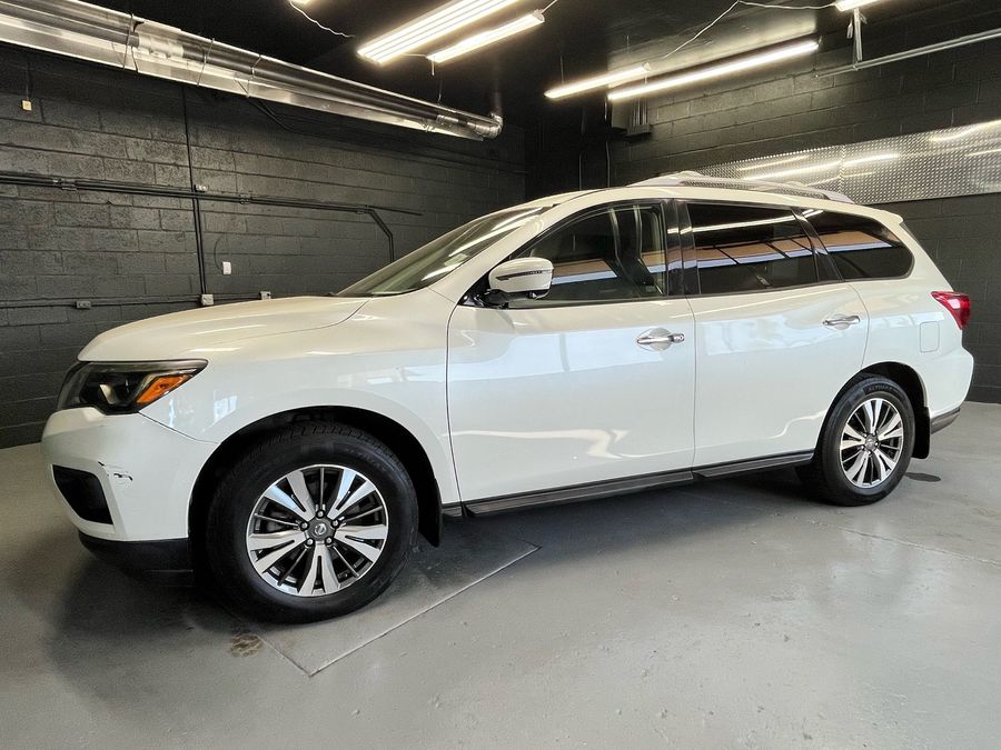 2017 Nissan Pathfinder SL
