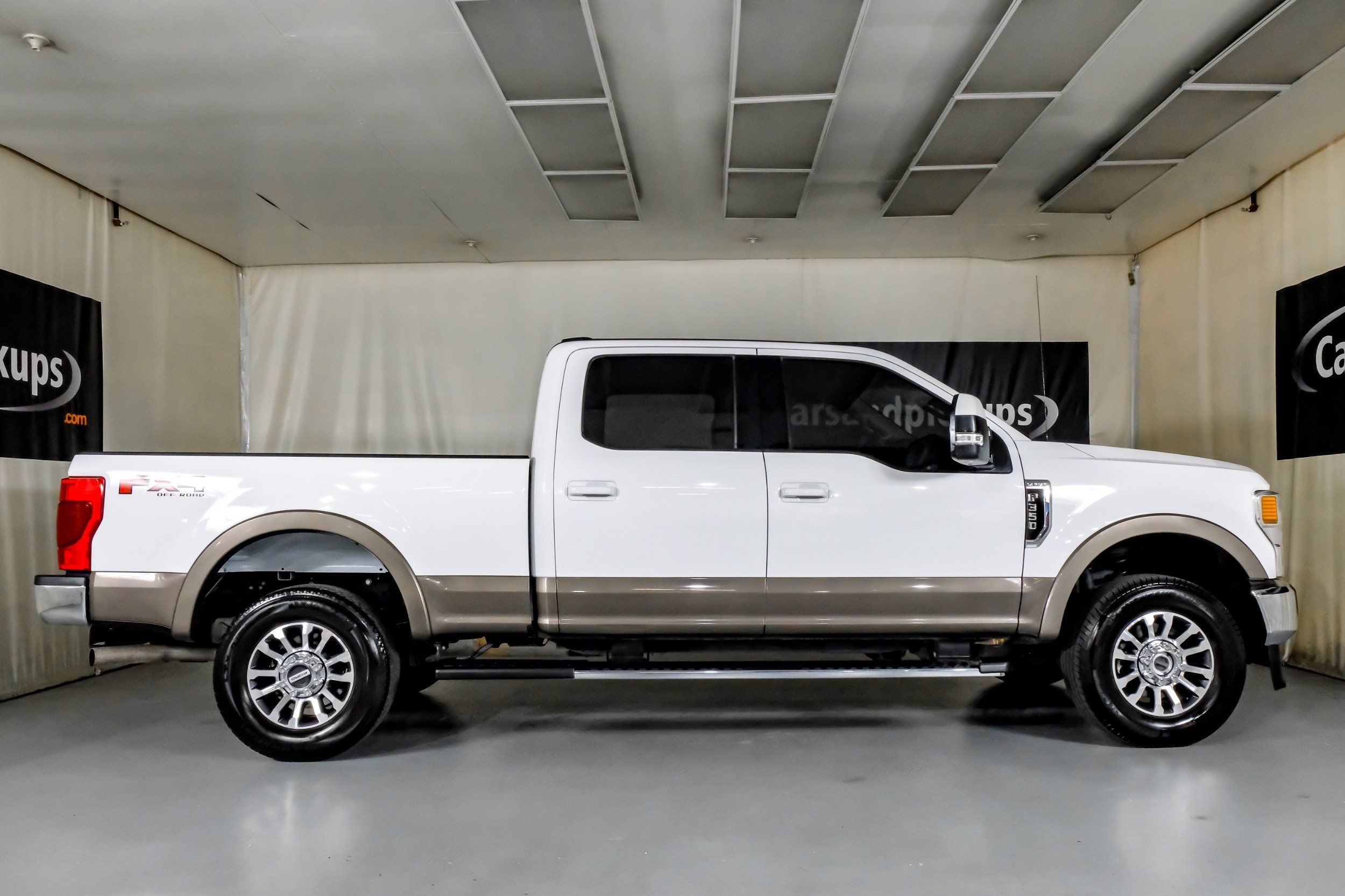 2021 Ford F-350 Lariat photo 2
