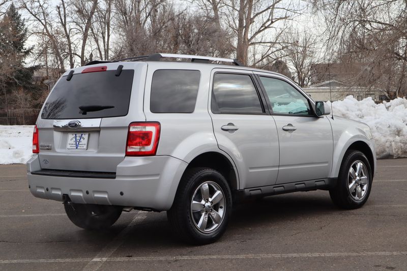 2009 Ford Escape Photos