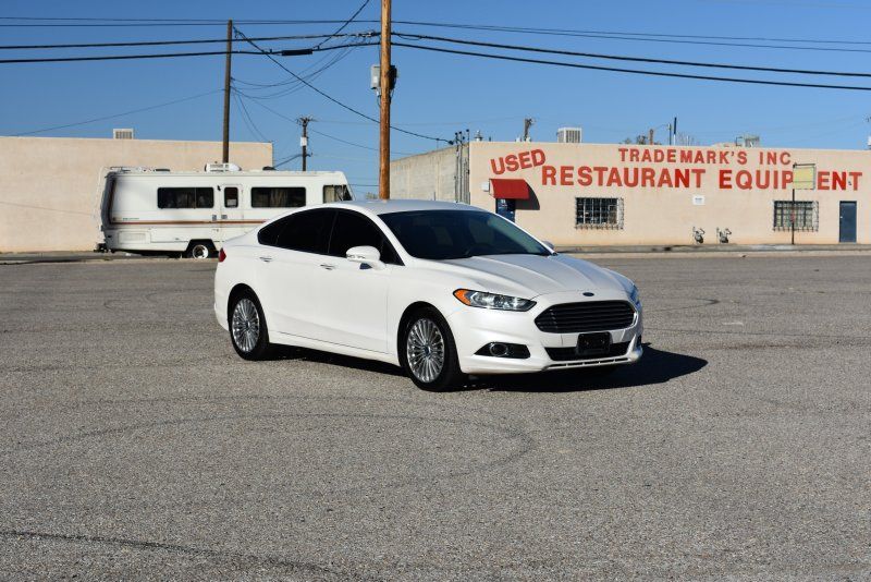 2016 Ford Fusion Titanium photo 2