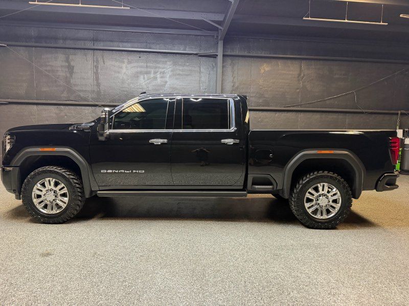 2025 GMC Sierra 3500HD Denali Ultimate - Photo 9