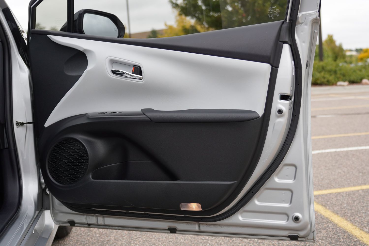 2018 Toyota Prius Four Touring photo 15