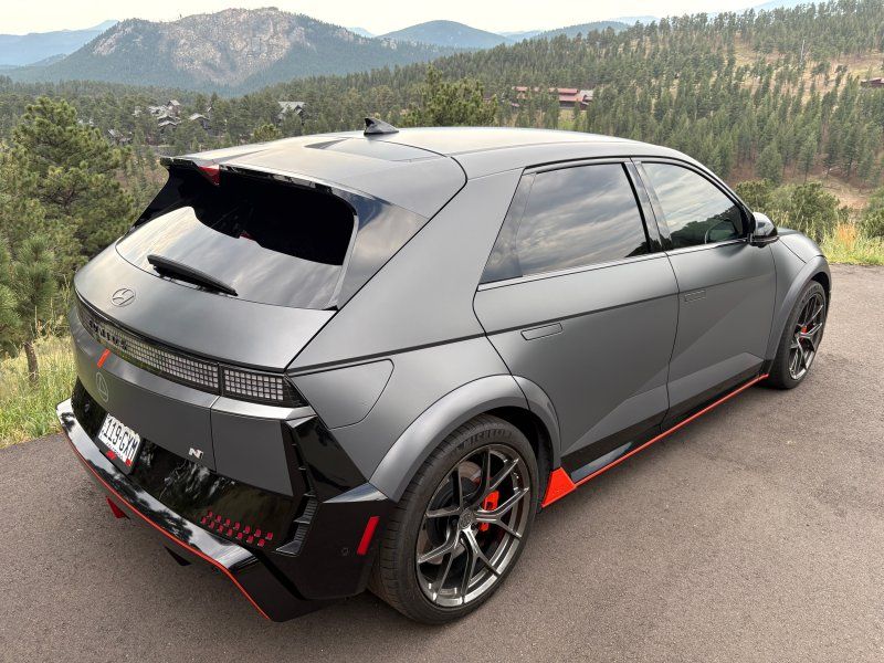 2025 Hyundai IONIQ 5 N - Photo 16