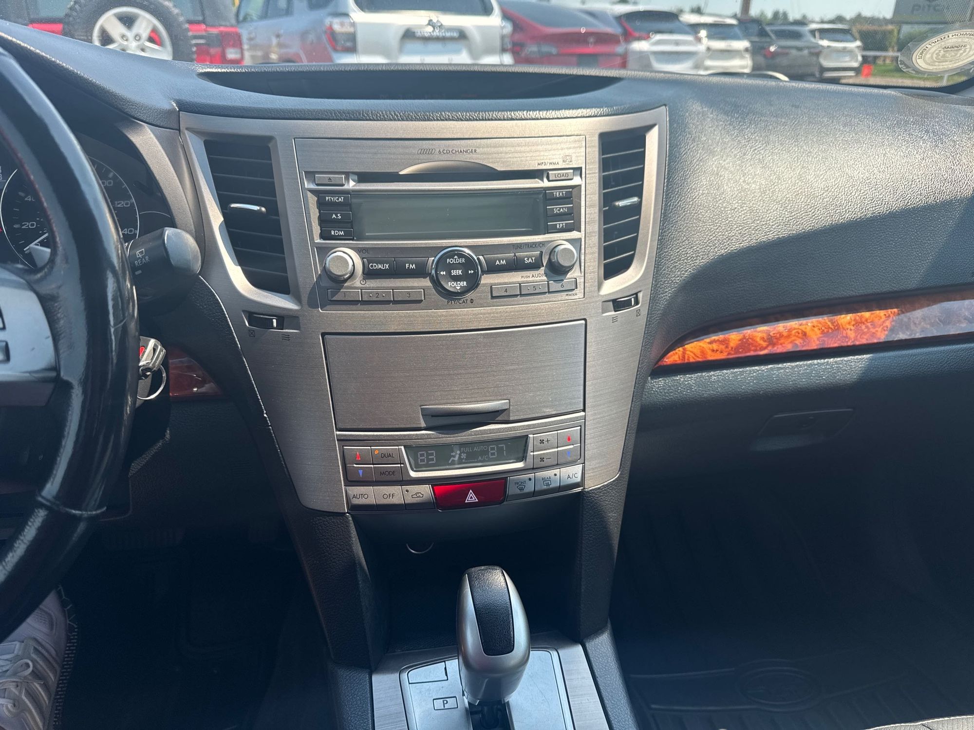2011 Subaru Outback 2.5i Limited photo 8