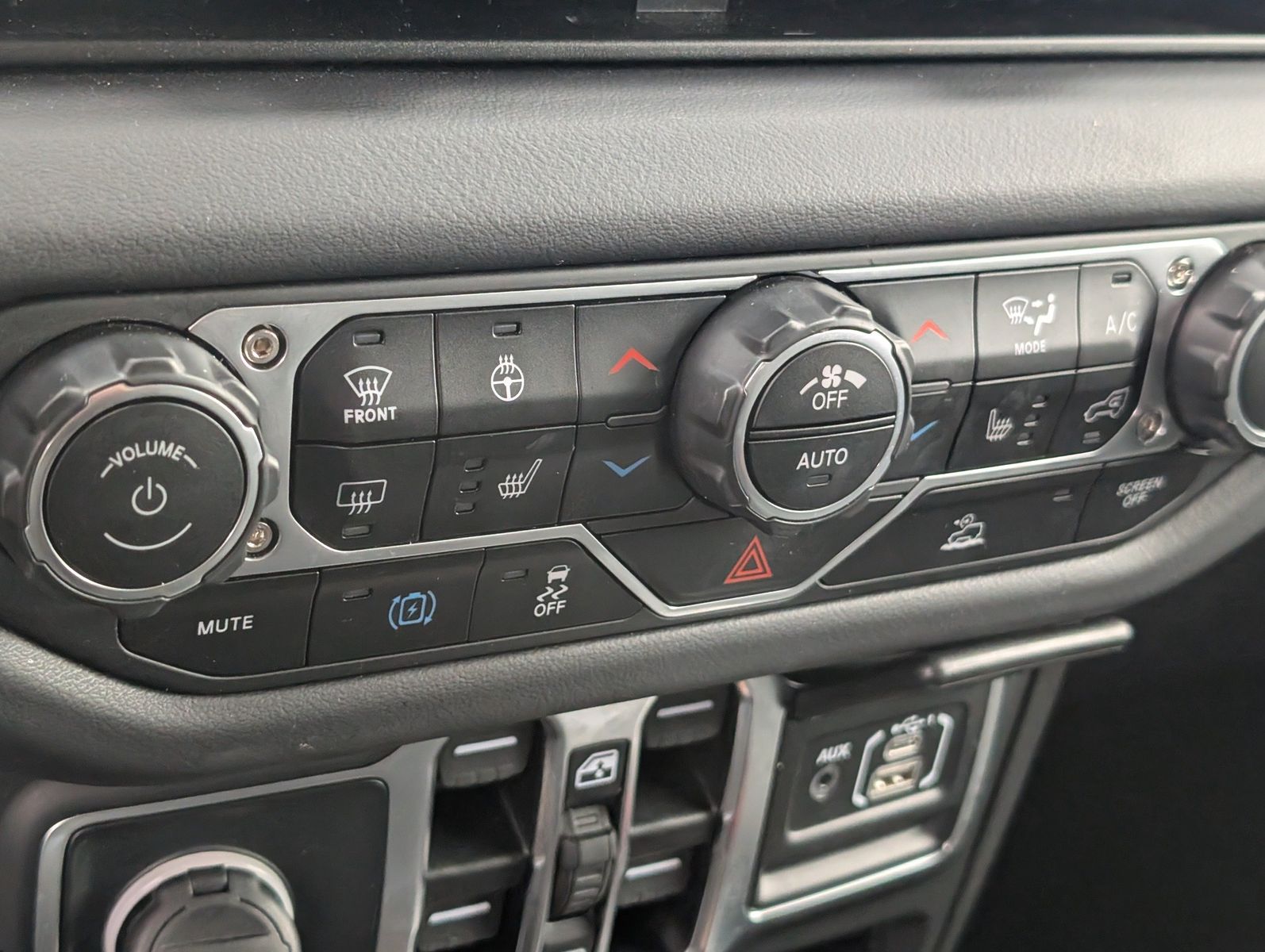 2025 Jeep Wrangler 4xe 36