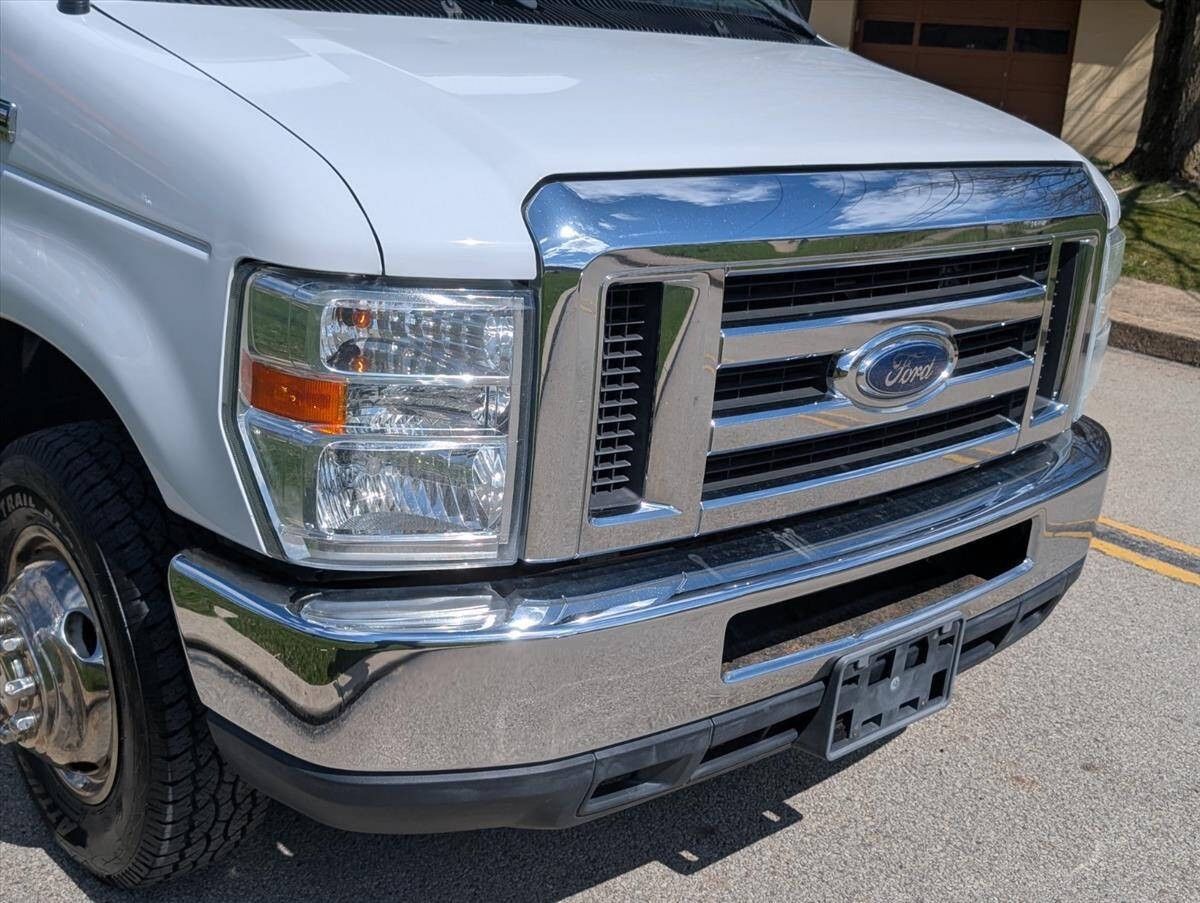 2014 Ford E-Series 10