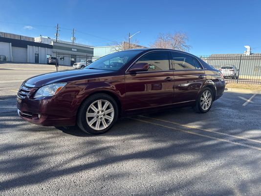 2005 Toyota Avalon Limited's photo