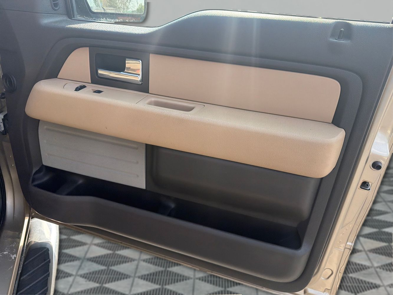 2014 Ford F-150 XLT - Photo 23