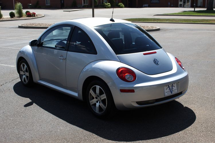 2006 Volkswagen New Beetle 2.5 | Victory Motors of Colorado