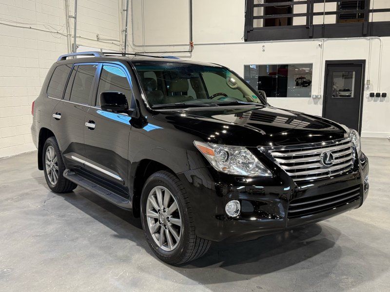 2011 Lexus LX 570 Base, photo 7