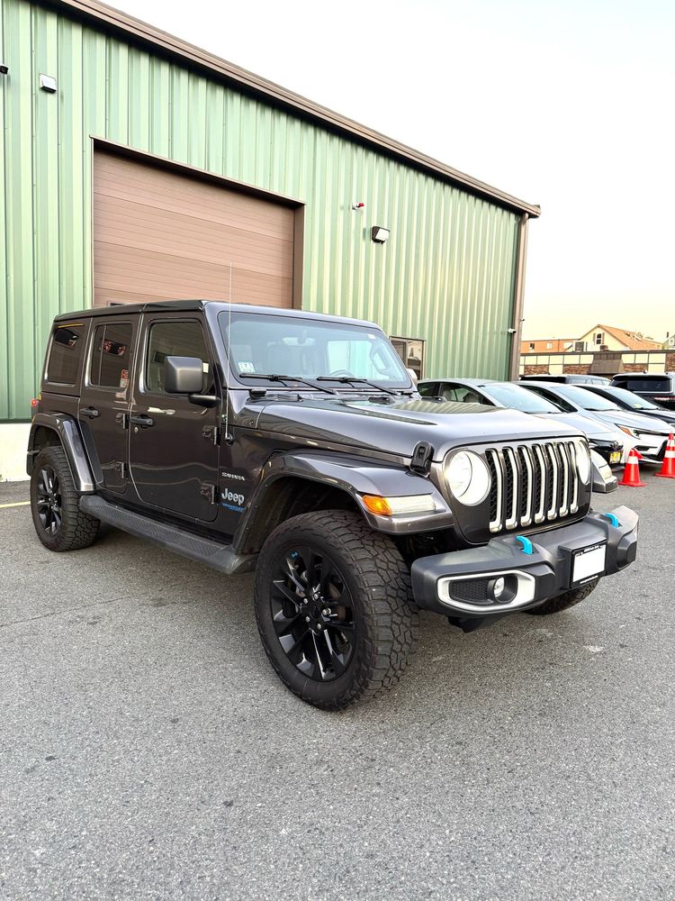 2022 Jeep Wrangler Unlimited Sahara 4xe photo 3