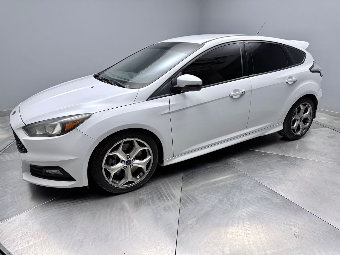2016 Ford Focus 5 Door Hatch ST's photo