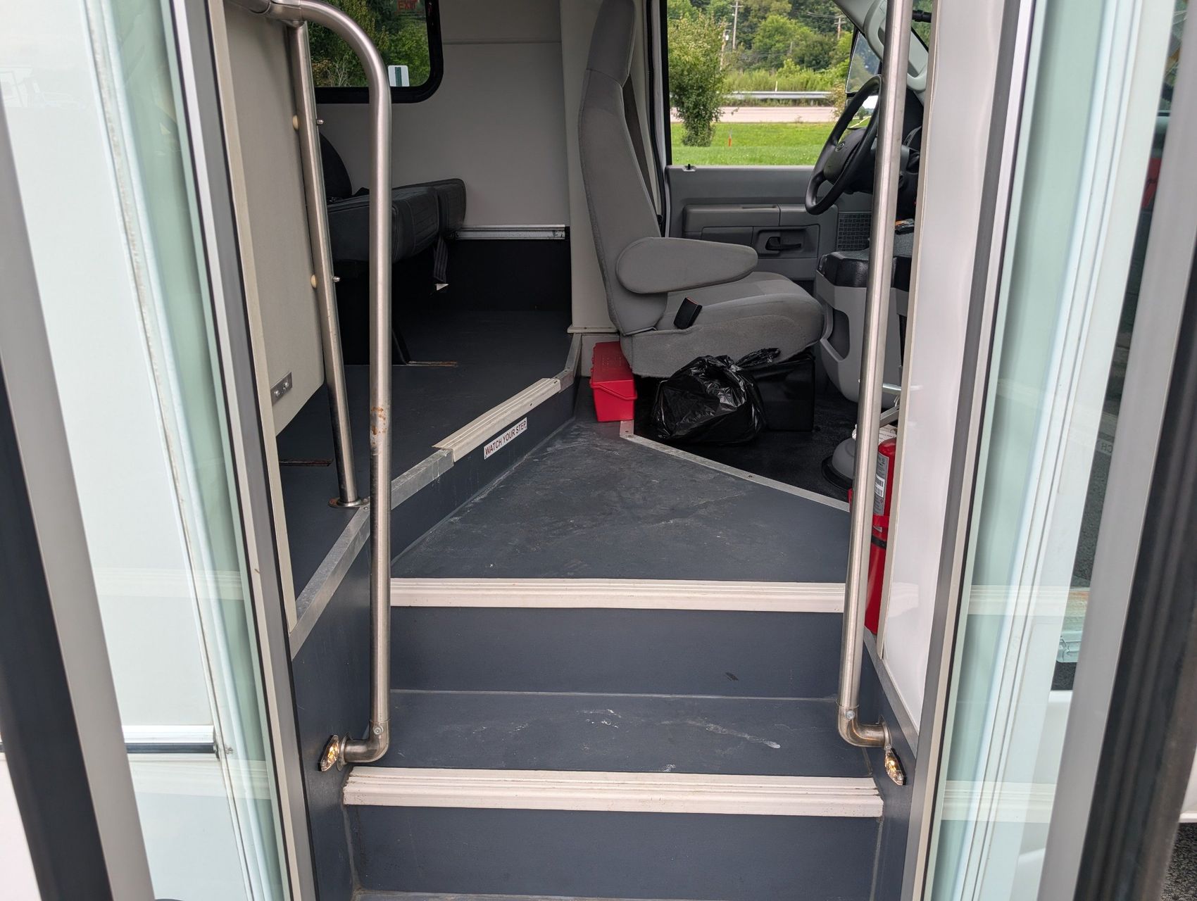 2016 Ford E-350 43