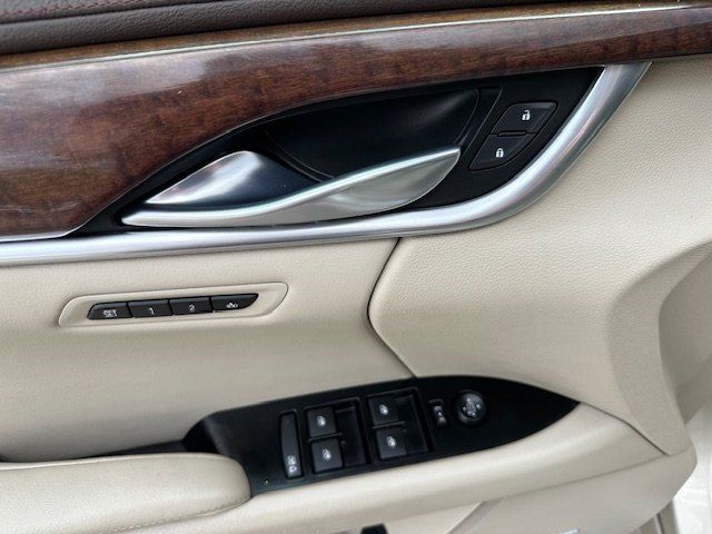 2014 Cadillac XTS Premium photo 10