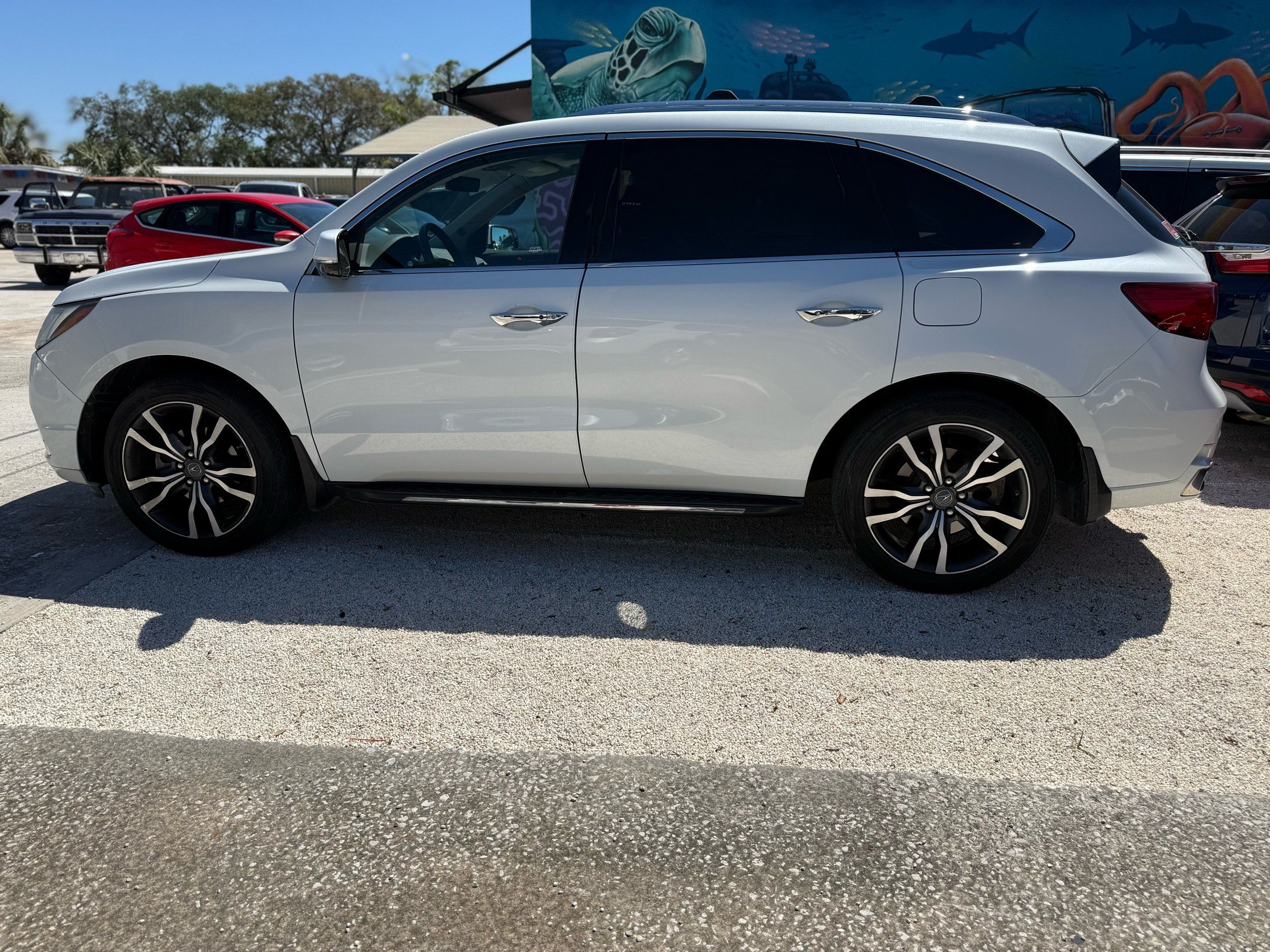 2020 Acura MDX SH-AWD Advance photo 2