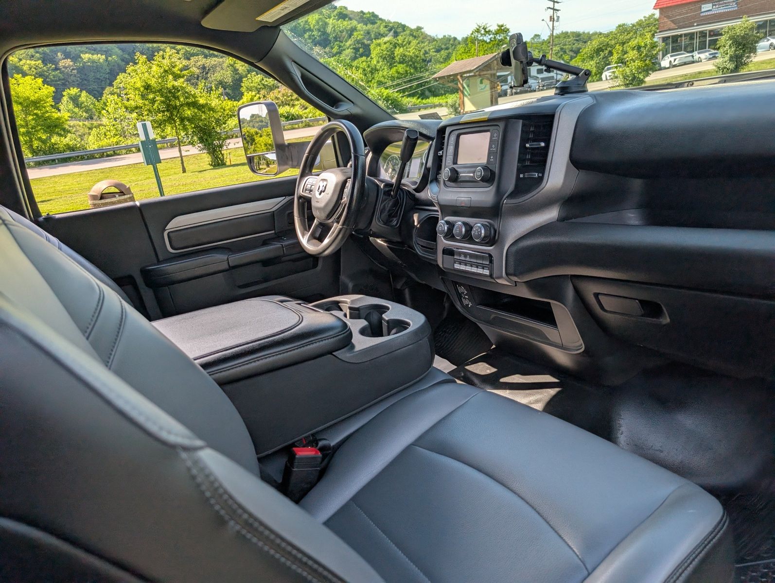 2022 Ram 4500 16' Box Truck 19