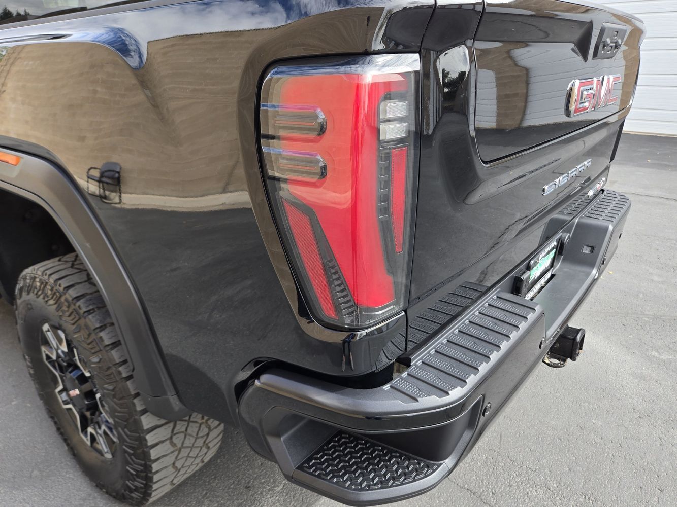2025 Gmc Sierra HD AT4X photo 9