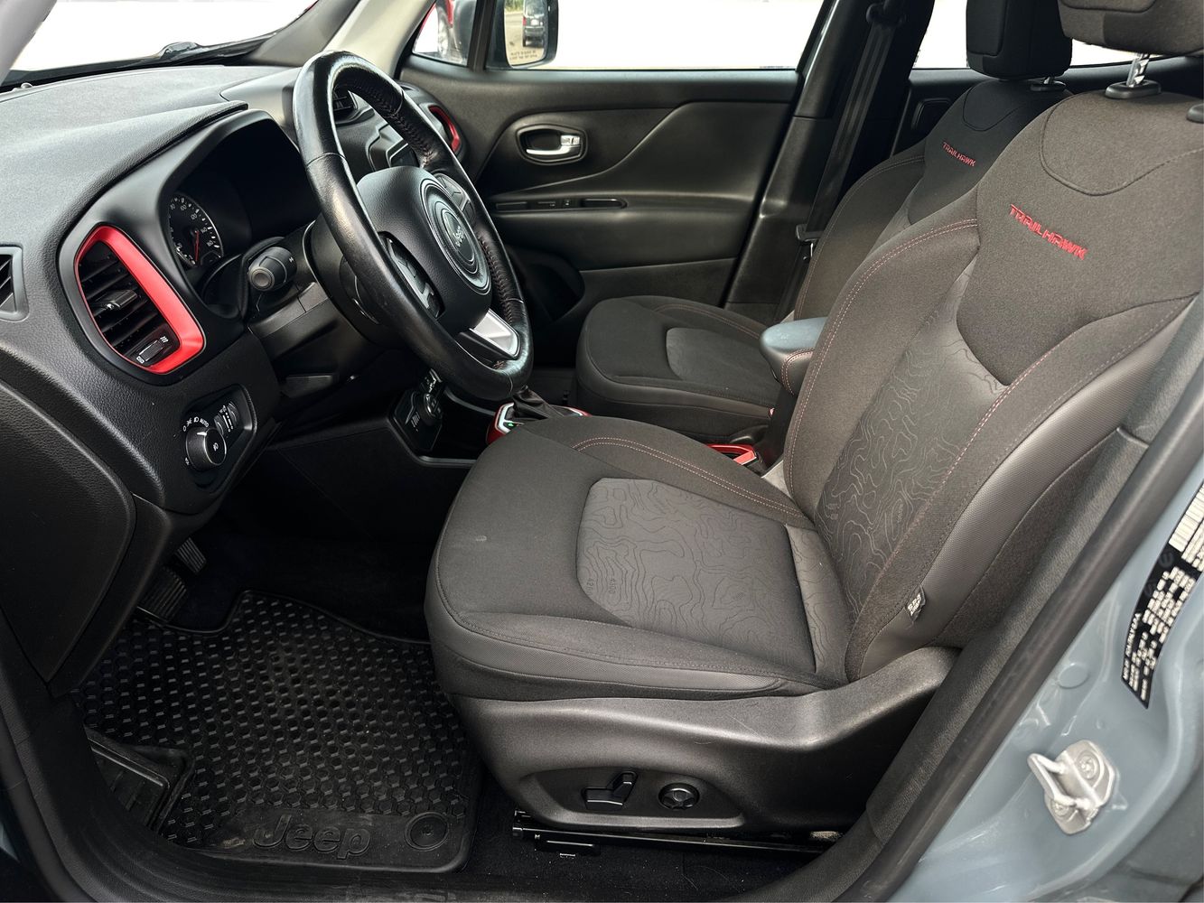2018 Jeep Renegade Trailhawk photo 9