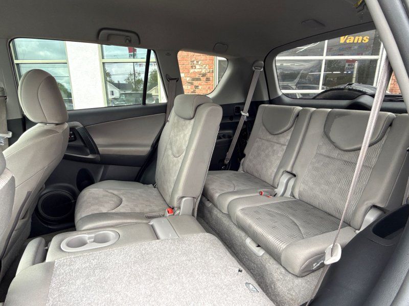 2009 Toyota RAV4 Base photo 13