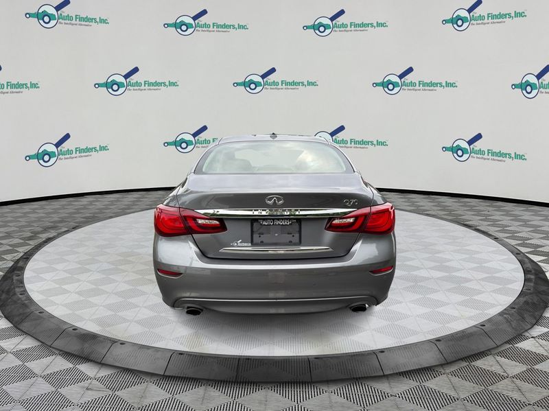 2015 INFINITI Q70 3.7 | CarEdge | CarEdge